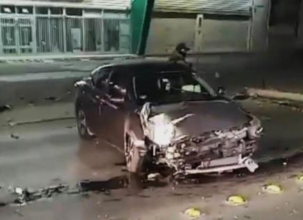 Se estrella en un poste de CFE en la San Pedro Se estrella en un poste de CFE en la San Pedro