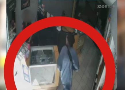 Video | Cae sujeto tras robar cámara de video en el Centro Histórico Video | Cae sujeto tras robar cámara de video en el Centro Histórico