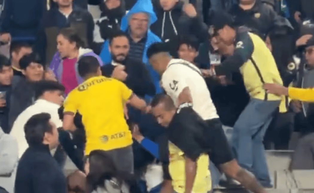 Icidentes en las gradas del Pumas Vs América