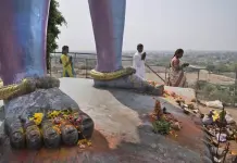 Celebración del festival hindú de Shivaratri en India