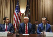 Trump aplaza otra vez aranceles a México y Canadá