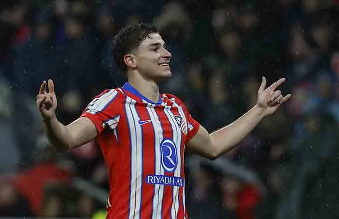 Juli&aacute;n &Aacute;lvarez sale al rescate del Atl&eacute;tico