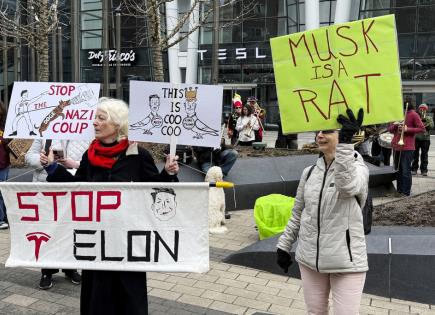 Incursión de Musk en la política aleja a compradores de Tesla