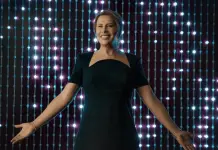 El Look de Karla Sofía Gascón en los Premios Oscar: Vestido de Terciopelo Negro