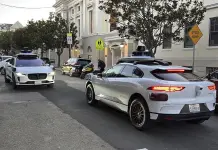 Alianza entre Uber y Waymo para viajes autónomos en Austin, Texas