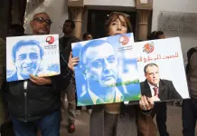 Túnez juzga a 40 figuras de la oposición y activistas denuncian motivaciones políticas Túnez juzga a 40 figuras de la oposición y activistas denuncian motivaciones políticas
