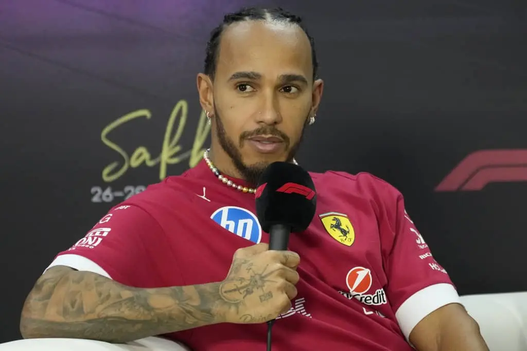 Lewis Hamilton anuncia la muerte de su perro Roscoe