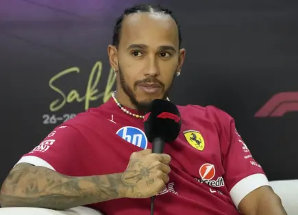 Lewis Hamilton anuncia la muerte de su perro Roscoe