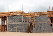 De 500 mil pesos, viviendas de Infonavit; arrancan construcci&oacute;n en SLP