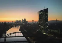 BCE reduce tasas de interés para impulsar economía europea