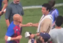 Checo Pérez disfruta el Clásico Nacional mientras define su futuro en la F1