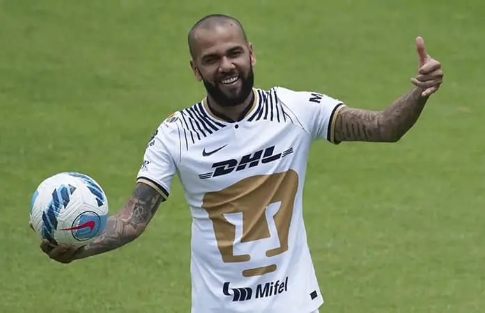 Tribunal confirma pago de Dani Alves a Pumas