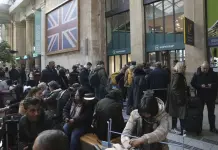 Caos en transporte de París por bomba de la 2a Guerra Mundial