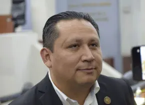 Diputado del PVEM busca auditoría a viajes de Galindo