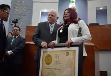 Reconoce Congreso labor de la maestra Berenice Castillo