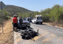Motociclista resulta gravemente herido tras chocar contra camioneta Motociclista resulta gravemente herido tras chocar contra camioneta