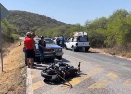 Motociclista resulta gravemente herido tras chocar contra camioneta