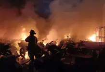 Arde sucursal de motocicletas Italika en el norte de SLP