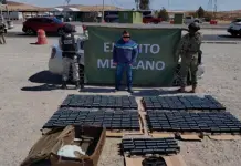 Detienen a expolicía en Chihuahua; transportaba más de 8 mil 400