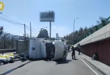 Impactante Volcadura de Cami&oacute;n en &Aacute;lvaro Obreg&oacute;n