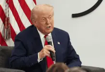 Trump da las gracias a Bukele por recibir a migrantes expulsados por Estados Unidos