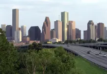 Los inmigrantes impulsan el crecimiento en los principales condados urbanos de EEUU