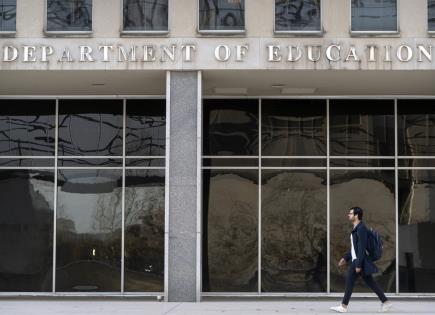 Estados demandan para bloquear despidos en Departamento de Educaci&oacute;n ordenados por Trump