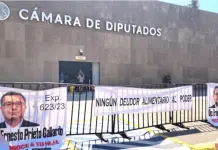 Esc&aacute;ndalo en Toma de Protesta de Diputado de Morena