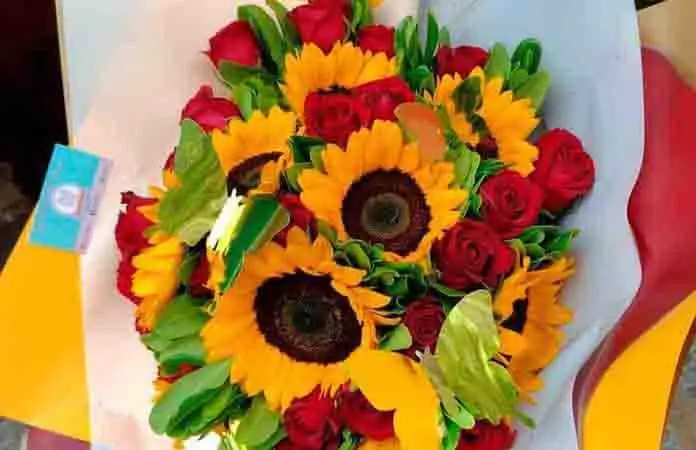 Tradición de las flores amarillas impulsa ventas en Soledad