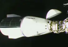 Astronautas varados reciben a sus reemplazos en la EEI Astronautas varados reciben a sus reemplazos en la EEI