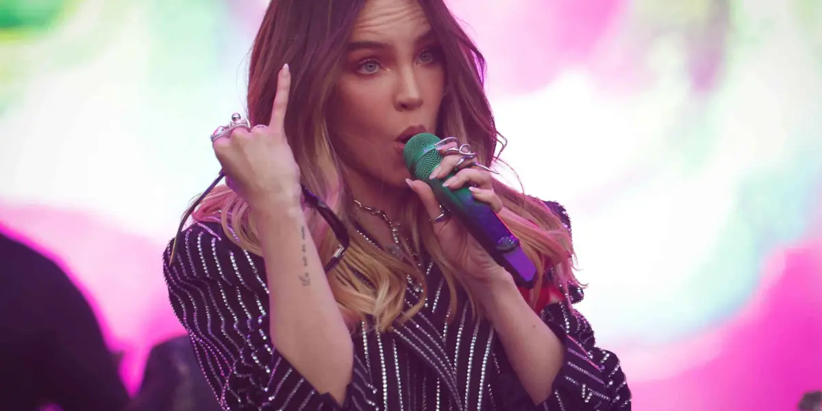 Belinda se burla de Ángela Aguilar, pero se arrepiente