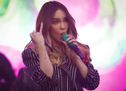 Belinda lanza grito de sororidad en lanzamiento de su álbum