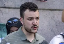 Estudiante de Columbia detenido niega afirmación de gobierno sobre chinches en centro de detención