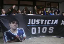 Policías declaran como testigos en juicio, por negligencia en la muerte de Maradona