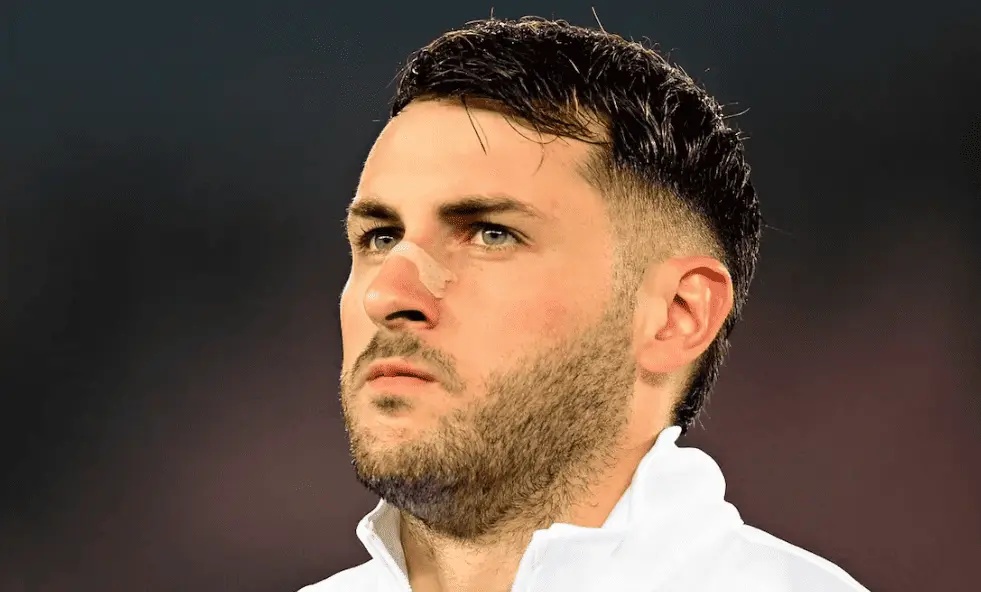 Santiago Giménez evalúa la presión y el desempeño en la selección