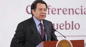 Mario Delgado anuncia aumento salarial de 9% a maestros