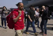Tensión entre Hamilton y Ferrari por comunicación en el GP