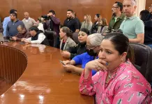 Burócratas legislativos exigen a diputados aumentos y prestaciones