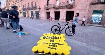 Video | Realizan anticelebración por el retraso de la Ley Santi