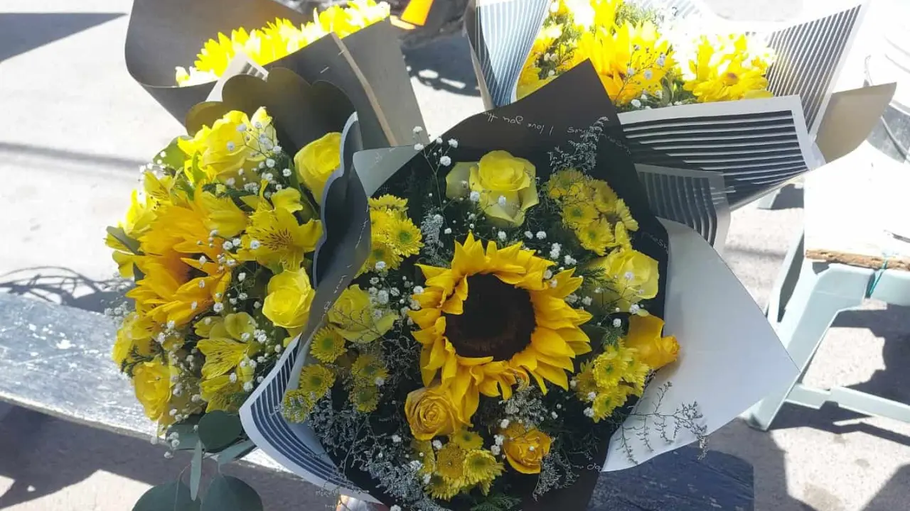 La tradición de regalar rosas amarillas el 21 de septiembre