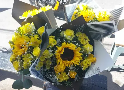 La tradición de regalar rosas amarillas el 21 de septiembre