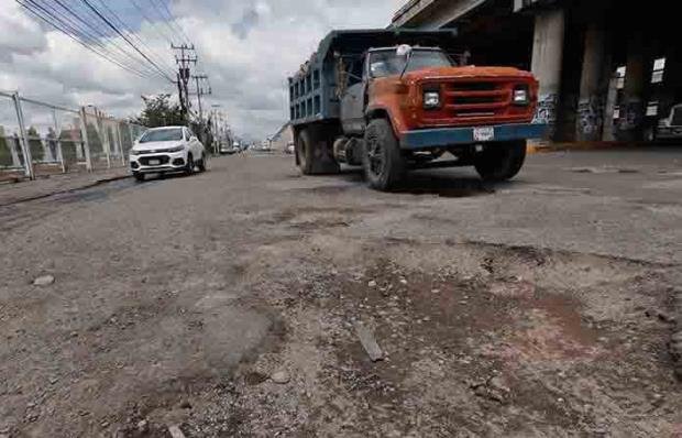 Repara la SICT baches en tramos federales en SLP