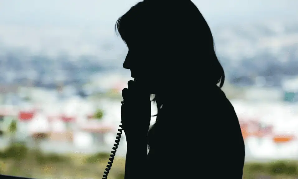 Evita compartir datos sensibles en llamadas de extorsión