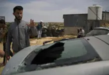 Israel libera director palestino ganador del Oscar atacado por colonos en Cisjordania