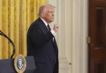 Polémica por filtración de información confidencial en chat de Signal