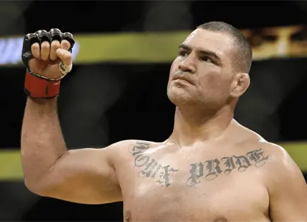 Ca&iacute;n Vel&aacute;squez obtiene libertad condicional tras 10 meses en prisi&oacute;n