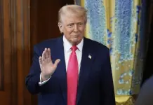 Trump propondr&aacute; aranceles a importaciones automotrices