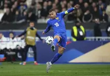 Encuentro de Mbappé con su figura de cera en Madame Tussauds