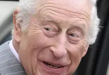 Rey Carlos III en observaci&oacute;n en hospital por efectos secundarios de tratamiento m&eacute;dico