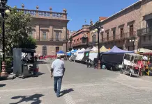 Se deslinda Ayuntamiento de plant&oacute;n de informales tras queja de Nuestro Centro